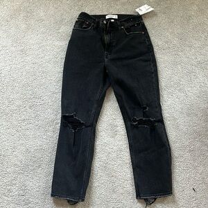NWT Abercrombie High Rise Ankle Straight Black Ripped Jeans